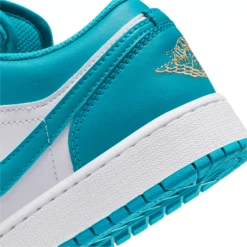 Jordan Kids' Grade School Air Jordan 1 Low Basketball Shoes -Basketball Style Shop 553560 174 WhiteAqua DET alt1