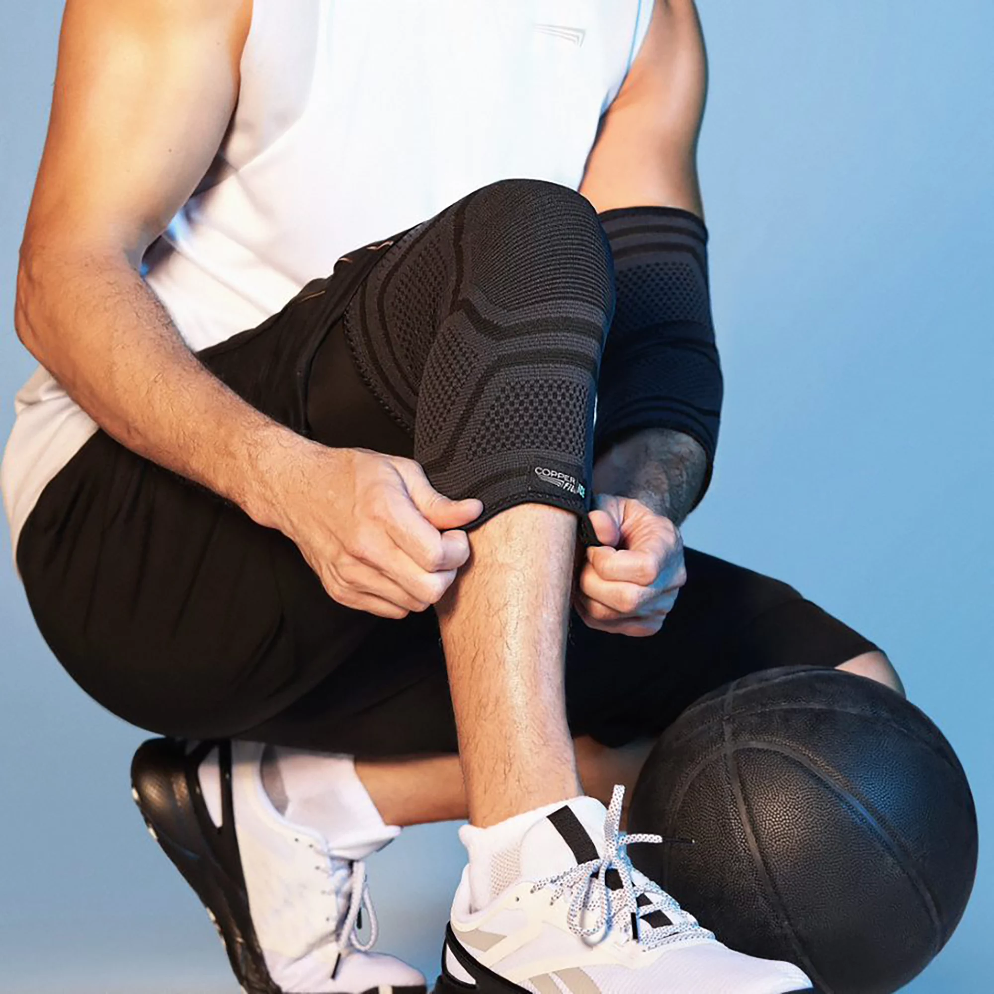 Copper Fit ICE Compression Knee Sleeve 2 Copper Fit ICE Compression Knee Sleeve - Image 2