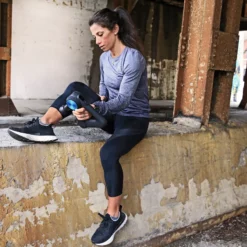 Therabody - Theragun PRO Smart Percussive Therapy Device 22 Therabody - Theragun PRO Smart Percussive Therapy Device -Basketball Style Shop Theragun PRO Female Running PDP